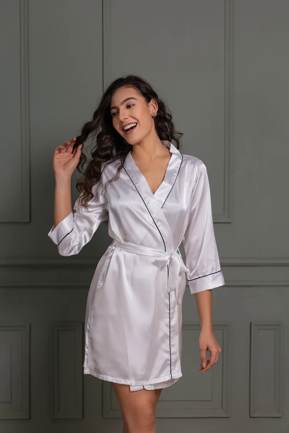 Classic bride Robe - Image 3