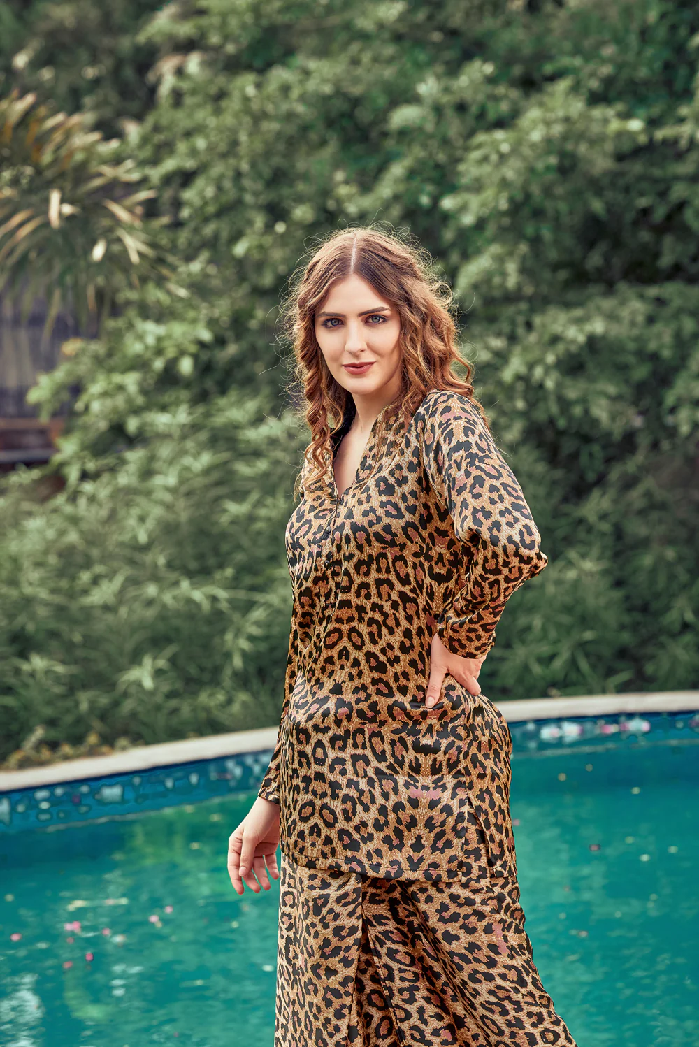 Classic Indian Lungi Kurta in Leopard print - Image 4