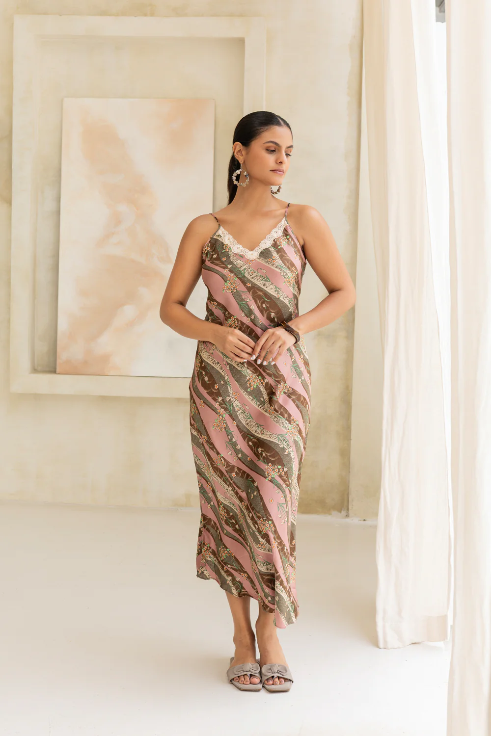Dusky Rose blossoms Nightgown set - Image 4