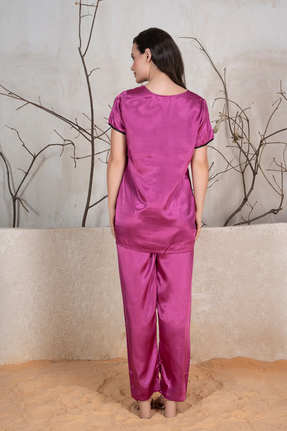 Satin Lounger with lace embellishment - Image 5